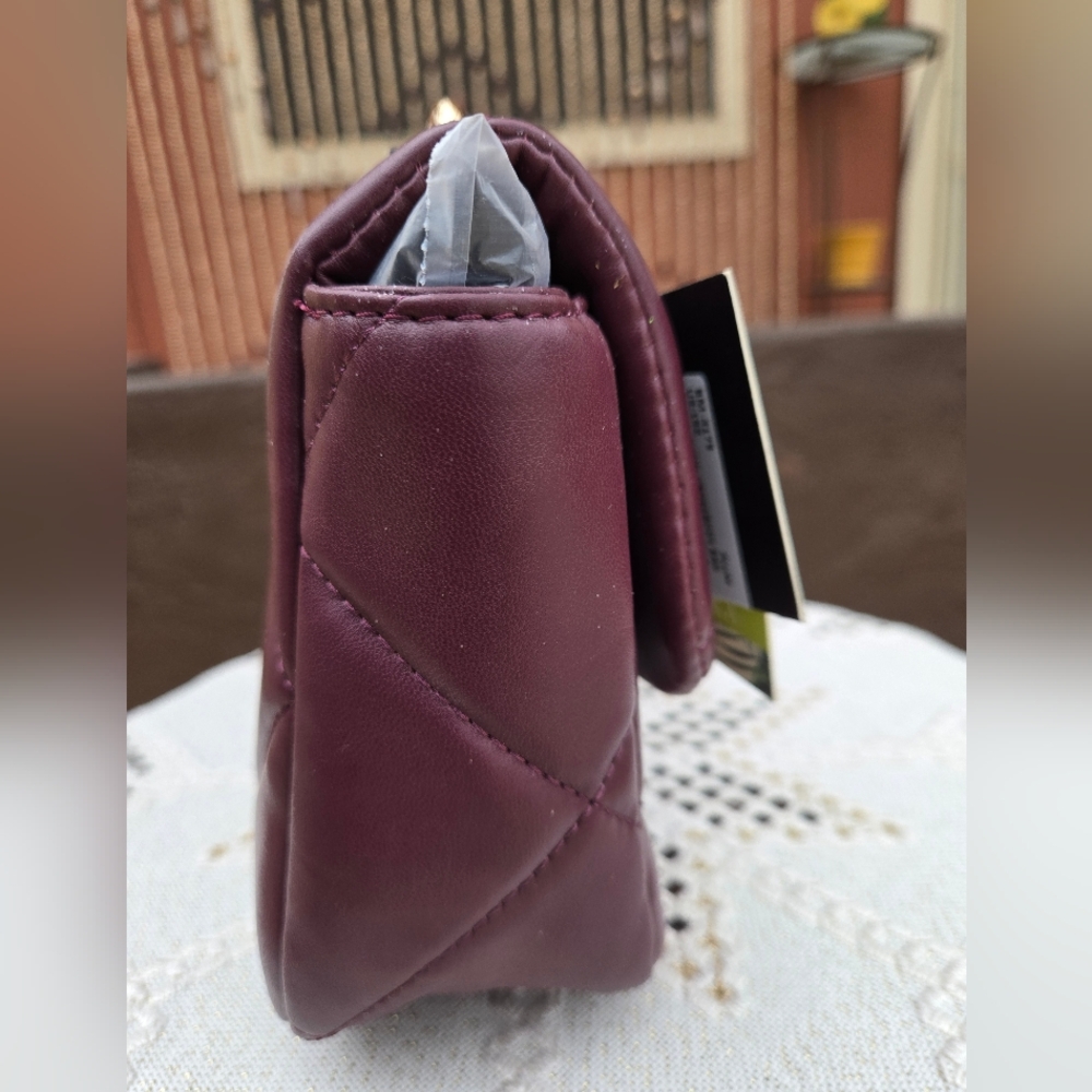 Badgley Mischka Elegant Plum Diamond Quilted Bag - Picture 5 of 11